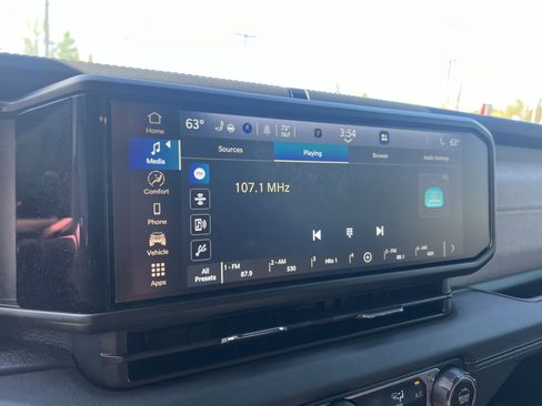 Used 2024 Jeep Wrangler Sahara image 25