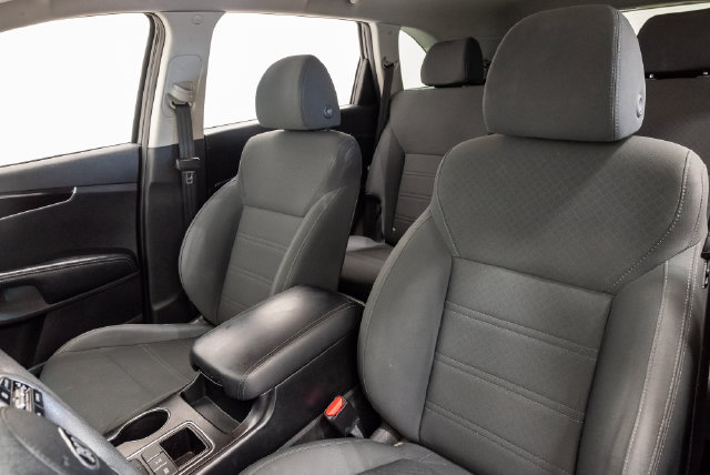 Used 2020 Kia Sorento AWD V6 image 12