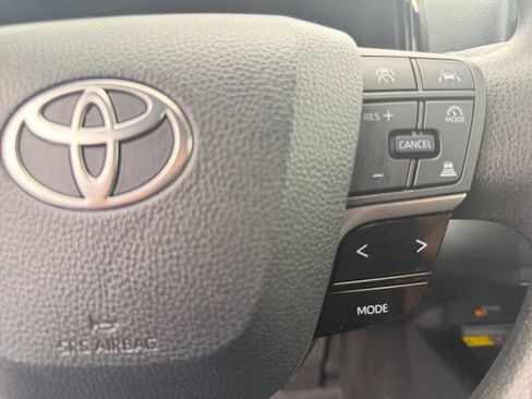 Used 2025 Toyota Camry LE AWD/4WD image 19