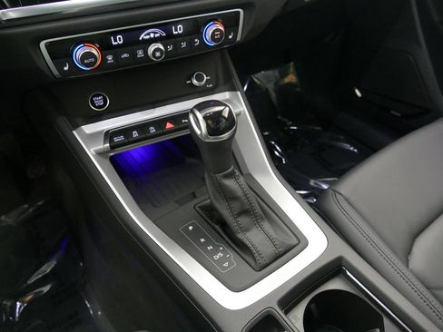 Used 2023 Audi Q3 2.0T Premium Plus w/ Premium Plus Package AWD/4WD image 21