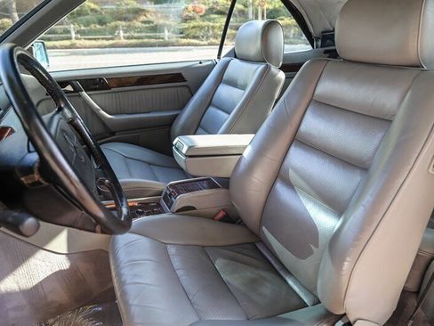 Used 1995 Mercedes-Benz E 320 Convertible image 47