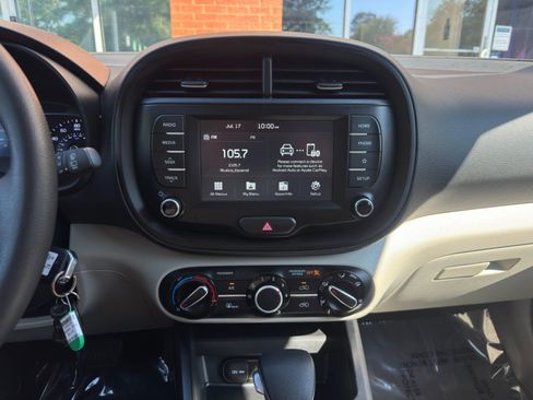 Used 2021 Kia Soul LX FWD image 21