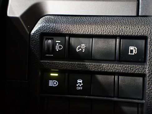 Certified 2025 Toyota 4Runner SR5 AWD/4WD image 25