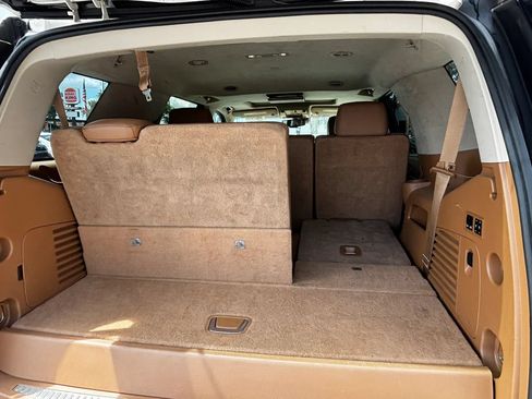 Used 2015 Cadillac Escalade Platinum RWD image 15