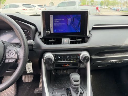 Used 2025 Toyota RAV4 LE image 12