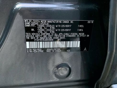 Used 2018 Toyota RAV4 LE FWD image 31