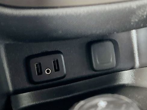 Used 2018 Chevrolet Equinox Premier image 20