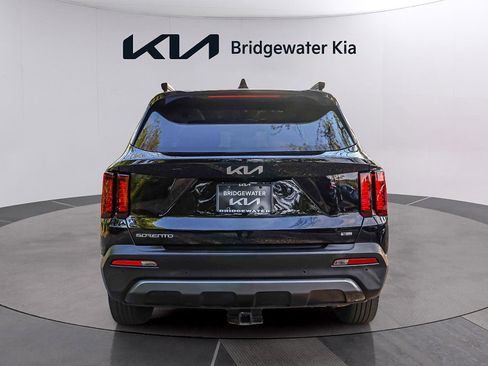 Certified 2023 Kia Sorento S w/ Panoramic Sunroof Package AWD/4WD image 5