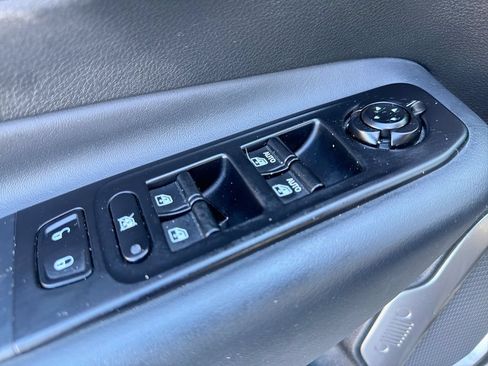 Used 2022 Jeep Renegade Latitude AWD/4WD image 14