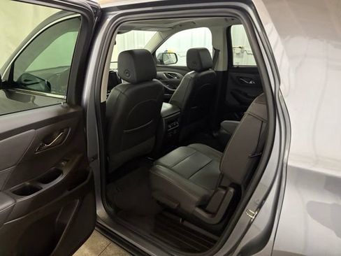 Used 2021 Chevrolet Traverse LT w/ LT Premium Package AWD/4WD image 26