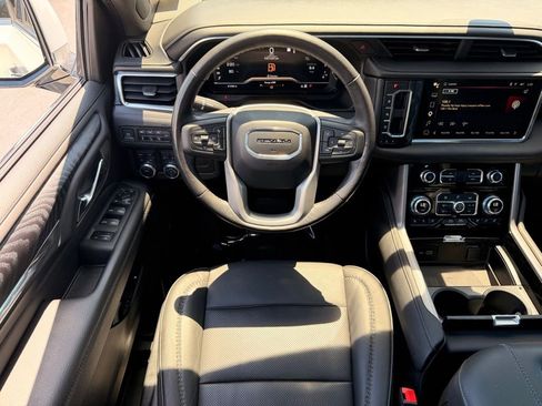 Used 2022 GMC Yukon Denali AWD/4WD image 18