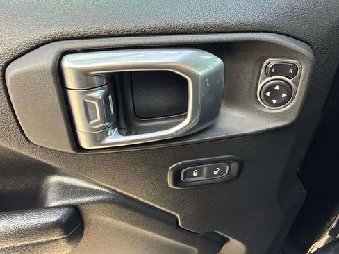 Used 2024 Jeep Wrangler Sport S image 18