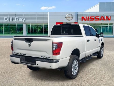 Certified 2024 Nissan Titan SV w/ SV Convenience Package image 4