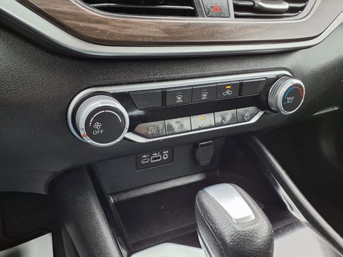 Used 2024 Nissan Altima 2.5 SV image 20