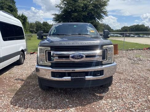 Used 2017 Ford F250 XLT AWD/4WD image 2
