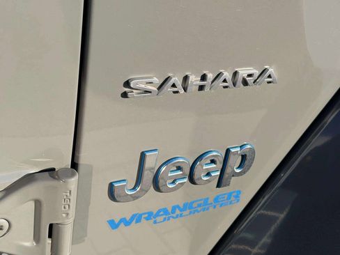 Used 2021 Jeep Wrangler Unlimited Sahara image 46