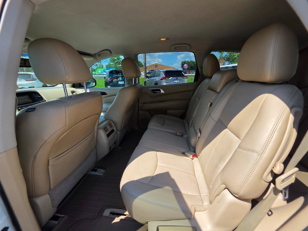 Used 2014 Nissan Pathfinder SL w/ Trailer Tow Package FWD image 12