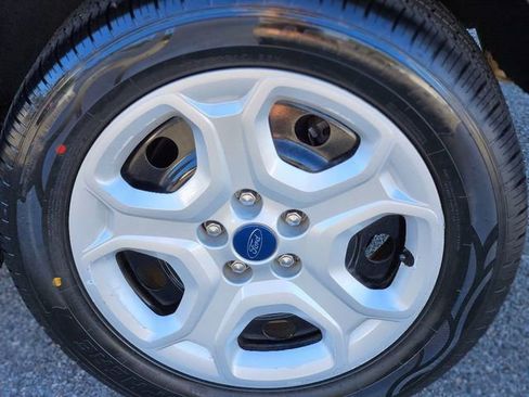 Used 2019 Ford Escape S image 10