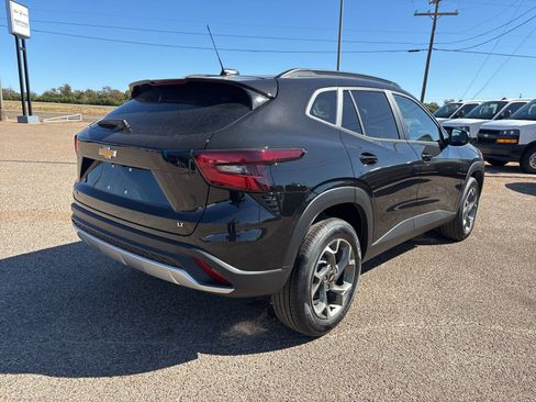 New 2026 Chevrolet Trax LT image 5