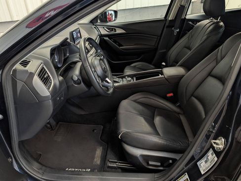 Used 2018 MAZDA MAZDA3 Touring FWD image 20