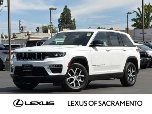 Used 2024 Jeep Grand Cherokee Limited w/ Trailer Tow Package AWD/4WD image 1