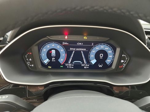 Used 2025 Audi Q3 2.0T Premium w/ Convenience Package image 16