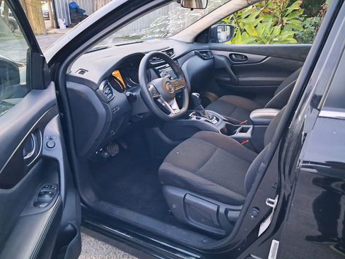 Used 2018 Nissan Rogue Sport S w/ S Appearance Package image 4