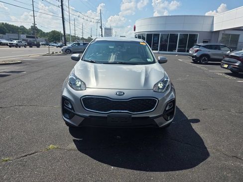 Used 2022 Kia Sportage LX AWD/4WD image 2