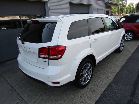 Used 2019 Dodge Journey GT w/ Nav & Sun Group AWD/4WD image 3