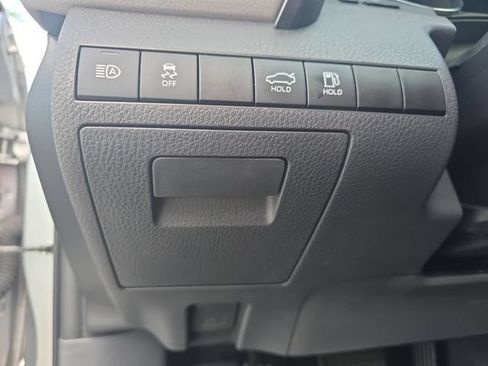 Used 2019 Toyota Camry SE w/ Convenience Package FWD image 24