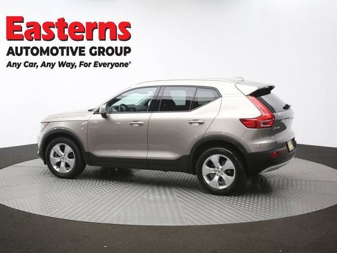Used 2022 Volvo XC40 T4 Momentum FWD image 63