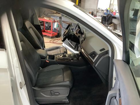 Used 2019 Audi Q5 2.0T Premium Plus w/ Premium Plus Package AWD/4WD image 21