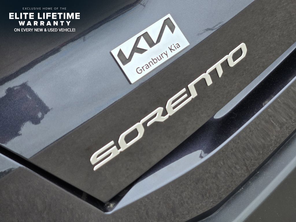 Used 2025 Kia Sorento EX FWD image 8