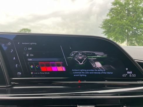 Certified 2024 Cadillac Escalade Sport w/ LPO, ONYX Package AWD/4WD image 32