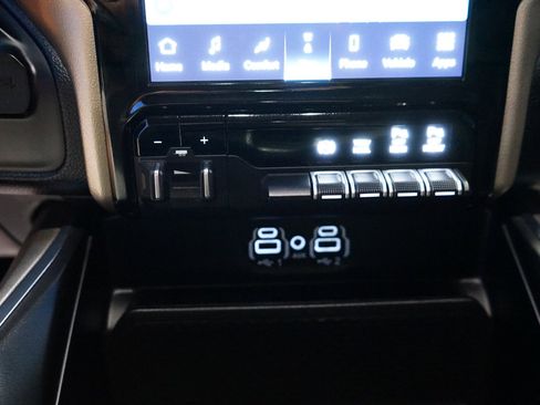 Used 2024 RAM 3500 Laramie image 27