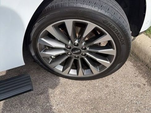 Used 2020 Lincoln Navigator L Reserve w/ Luxury Package image 5