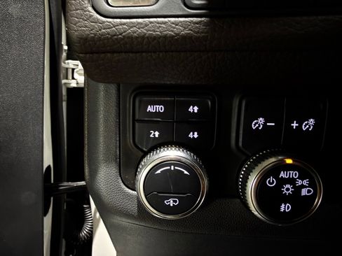 Used 2021 GMC Yukon XL Denali w/ Denali Ultimate Package AWD/4WD image 33