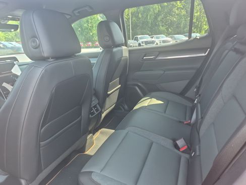 Used 2026 GMC Terrain AT4 w/ Convenience Package III AWD/4WD image 10