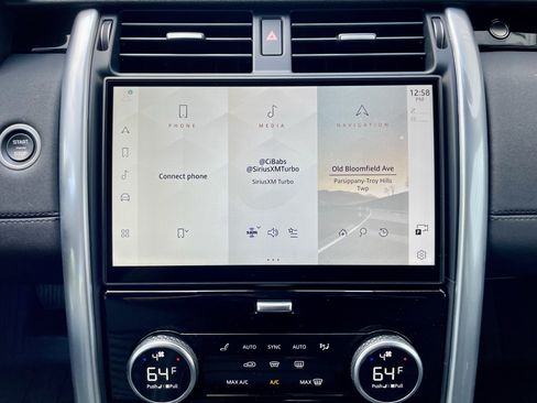 Certified 2025 Land Rover Discovery S AWD/4WD image 19