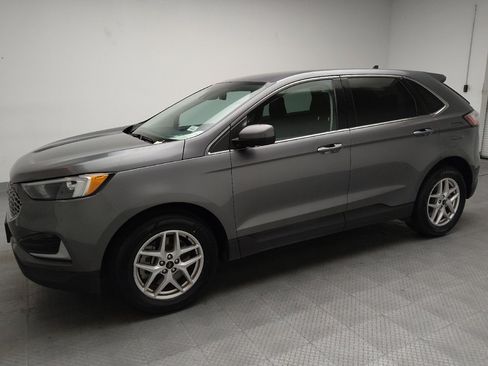 Used 2023 Ford Edge SEL image 2