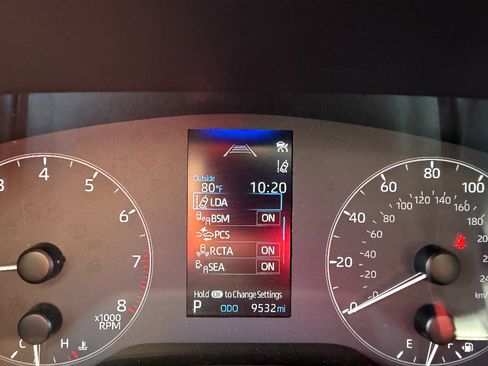 Used 2023 Toyota Corolla Cross LE FWD image 37