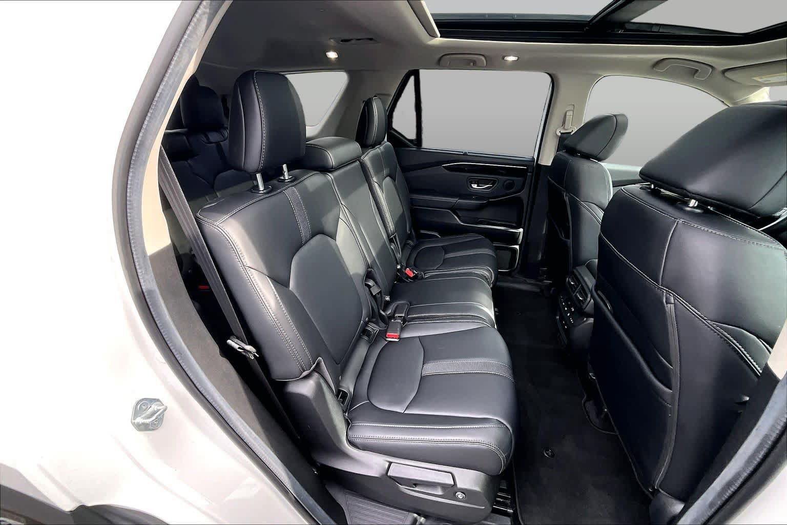 Used 2024 Honda Pilot Touring image 20