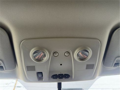 Used 2014 Chevrolet Traverse LTZ image 26