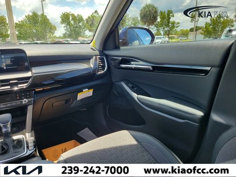 New 2026 Kia Seltos S FWD image 16