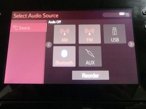 Used 2020 Toyota Prius XLE image 43