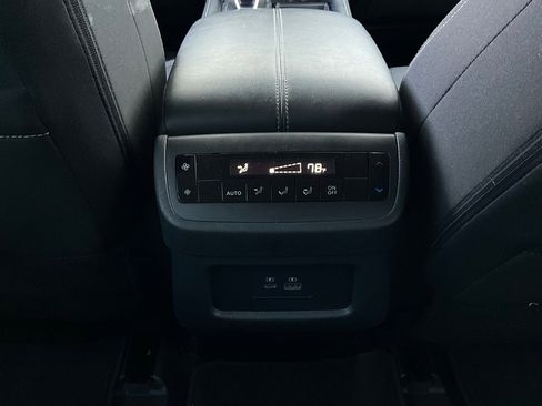 Used 2024 Nissan Pathfinder SV image 14