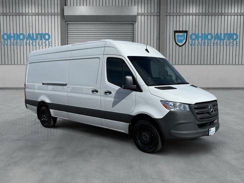Used 2024 Mercedes-Benz Sprinter 3500 image 3