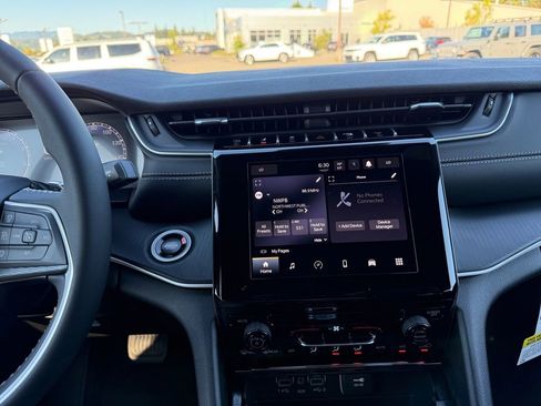 New 2025 Jeep Grand Cherokee Laredo X w/ MOPAR Finishing Package image 16