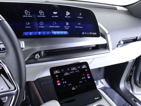 Used 2026 Cadillac Vistiq Sport image 26