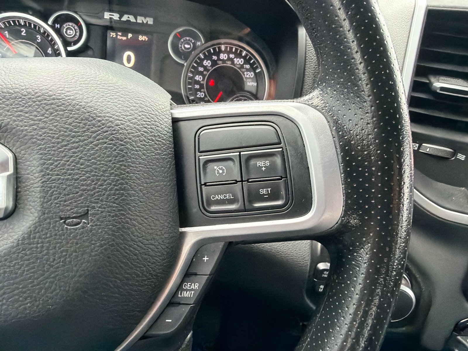 Used 2022 RAM 2500 Big Horn AWD/4WD image 17